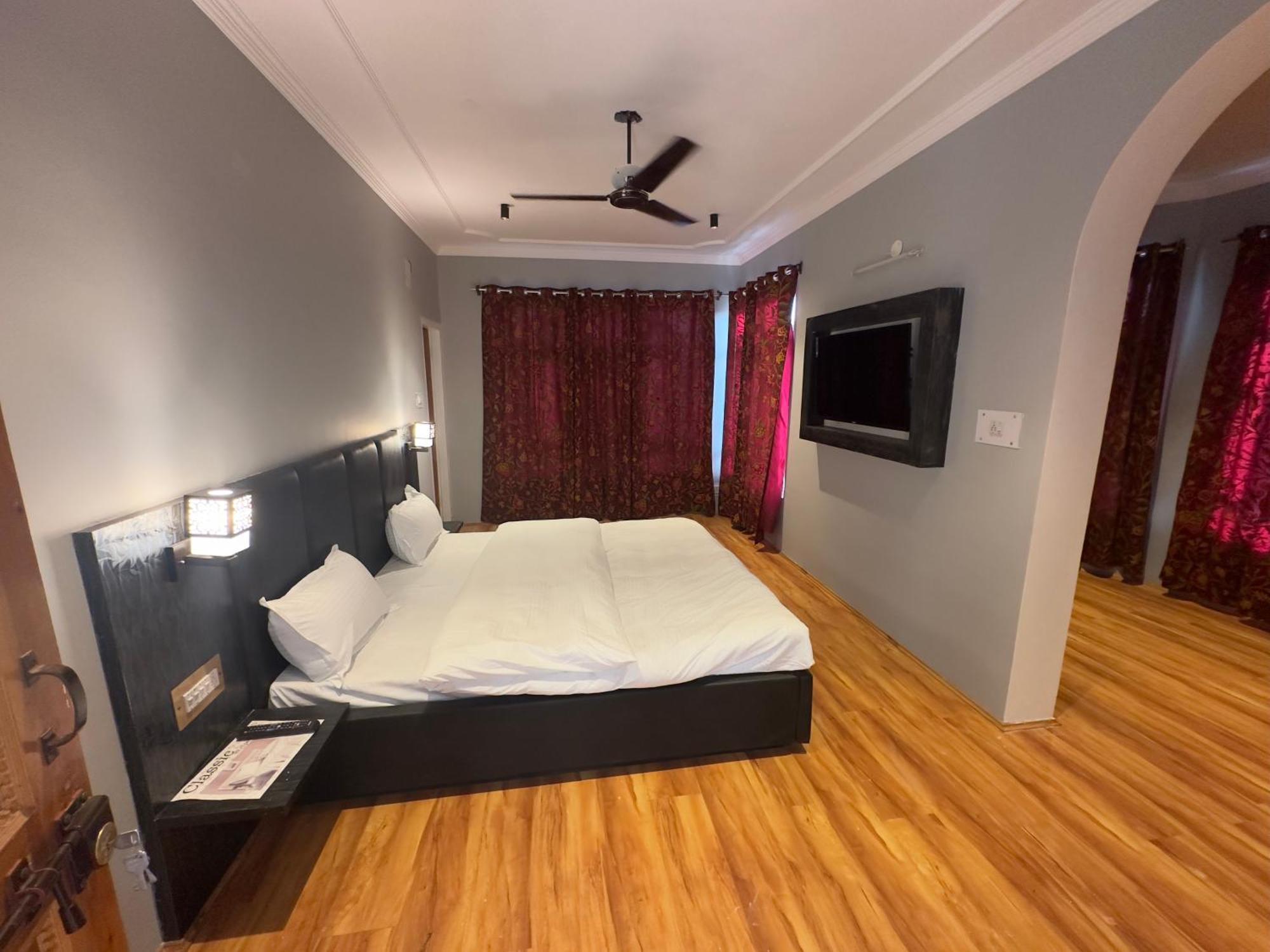 Silk Route Homestay Srinagar (Jammu and Kashmir)