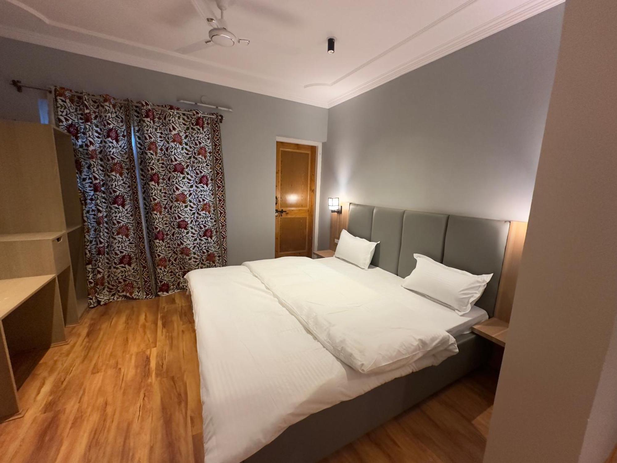 Silk Route Homestay Srinagar (Jammu and Kashmir)